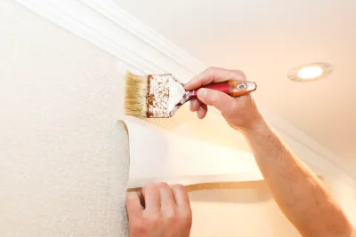 Pose de papier peint à Charras — revêtements muraux et toiles de verre